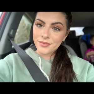 Meet your Posher, Courtney